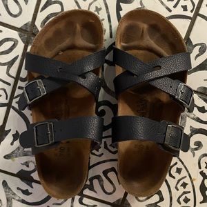Birkenstocks black EUC - 37